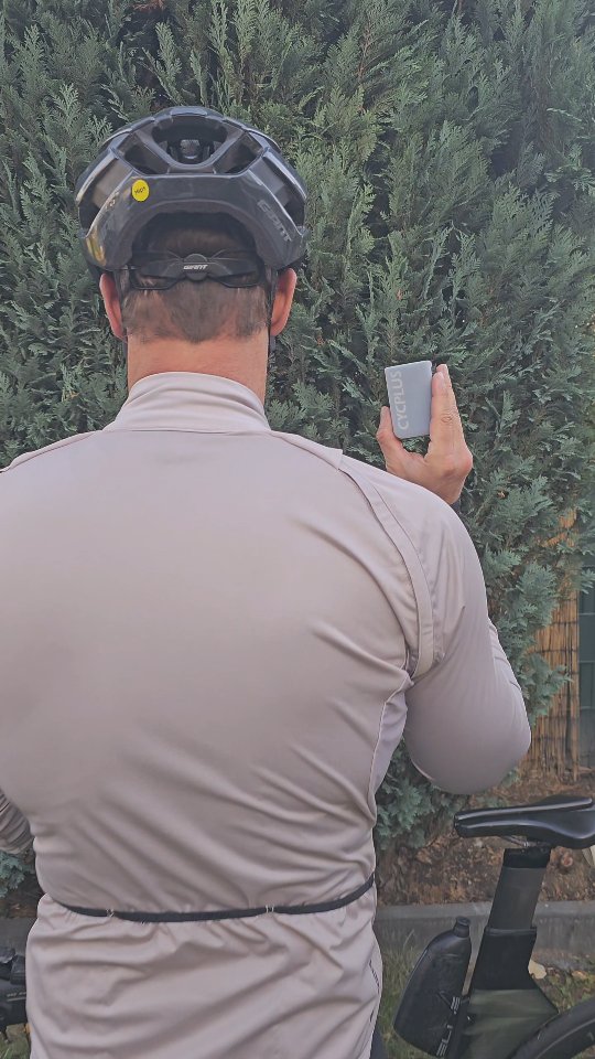 Just tested the new AS2 PRO from @cycplus_official.

For me, it's a perfect match as I travel a lot with my bike, and it was never easier to have a pump with me on training camps or especially on race day mornings. But also, just on every training ride, it's so easy to always have a pump with me, which delivers exactly the right pressure I need for my tire.
PSI or Bar, it doesn't matter; both are available. | AD

Use the Code SVENWIES for 5% off. 

https://www.cycplus.com/?ref=embnbvvk

#Cycling #cycplus #bike #pump #travel #triathlon