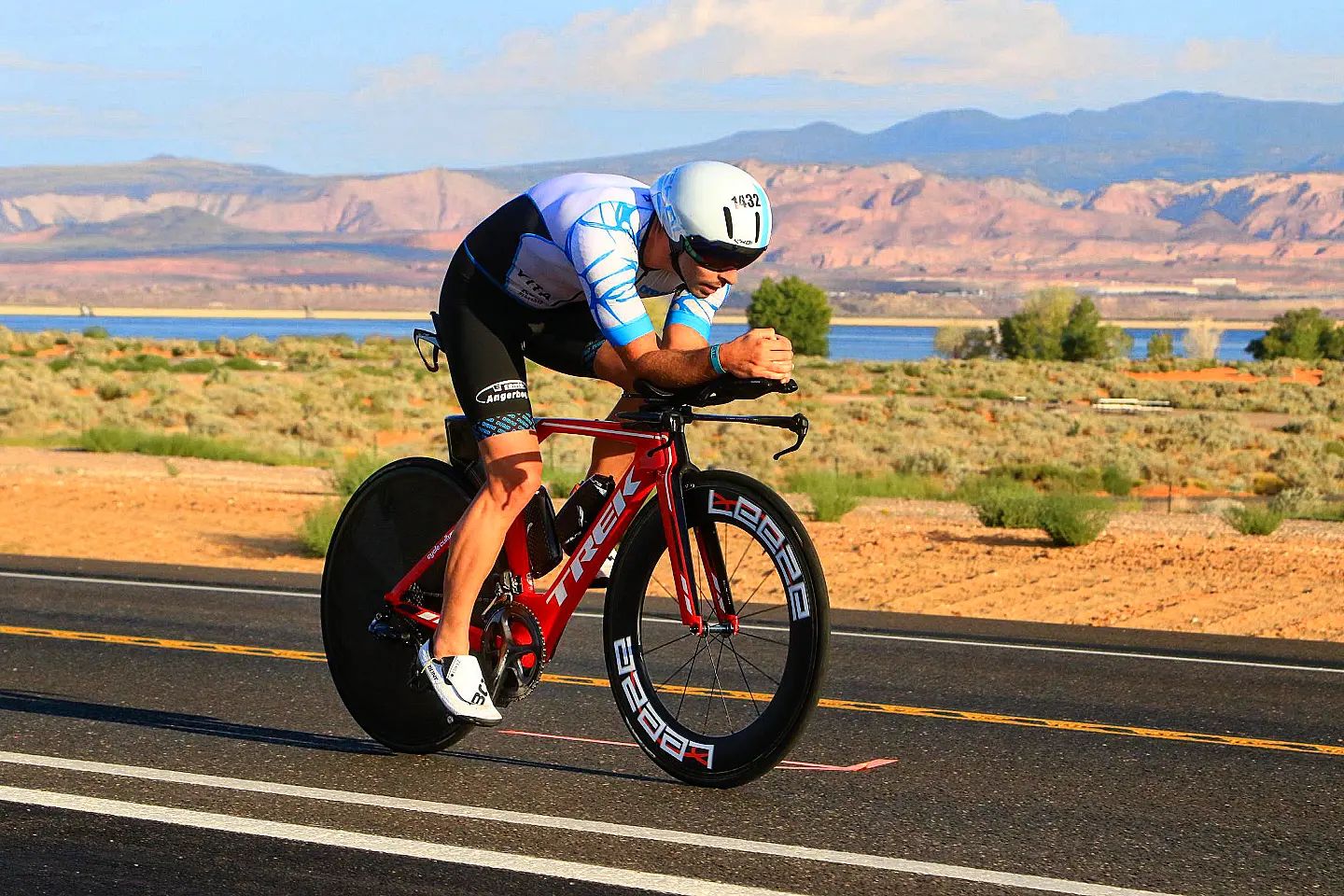 #throwbackthursday to last September when I was racing the #ironman703worldchampionship in #stgeorge .
Just 2 more days before the #worldchampionship will take place at this stunning race course. 🏊🏼‍♂️🚵🏽‍♂️🏃🏽‍♂️
Because I'm starting this year as a pro I'm not allowed to race in St. George and Kona later in the year, because my qualifications were "only" for the Age Group races.
Nevertheless I'm excited what's going on this weekend in #Utah.
My fingers crossed for @katr_matthews 🤩💪🏽👍🏼

And of course a few hours earlier the #ironman703mallorca takes place with a lot of good friends and training partners like @rubentenpoints ,@lukas_kraemer_808 @marcus.herbst and many more.

So a big #triathlon weekend ahead 🤩💪🏽🤙🏼